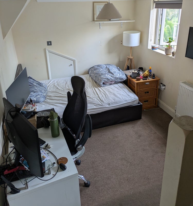 Room Commercial Way in Greater London