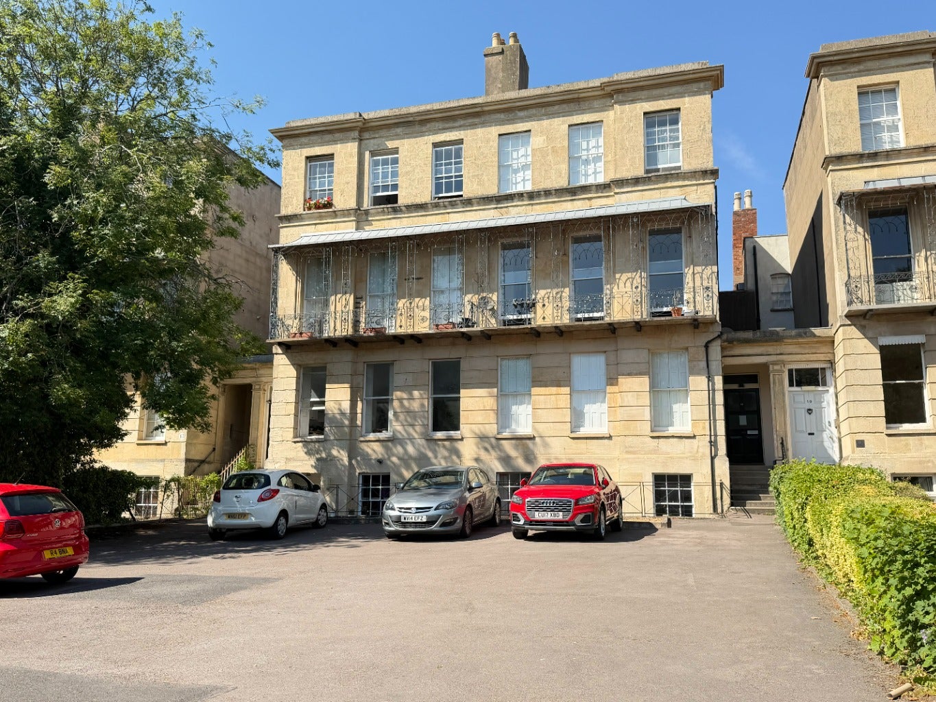 Flat Lansdown Place Lane in Cheltenham