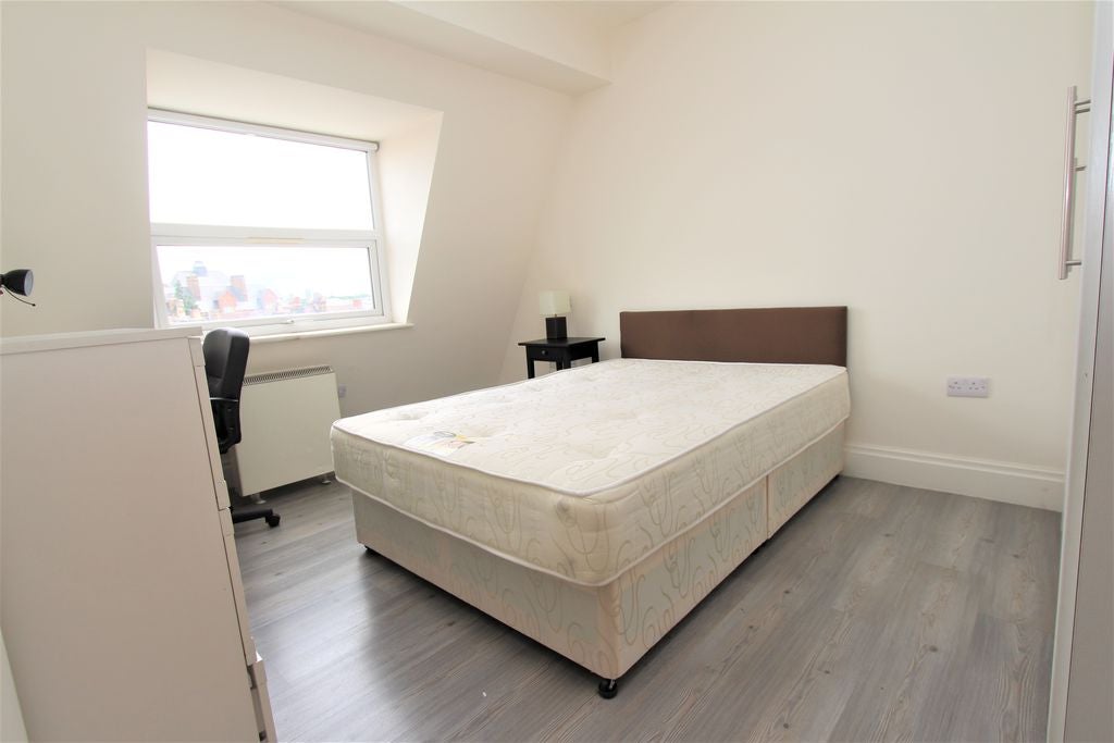 Flat Seven Sisters Road in Greater London