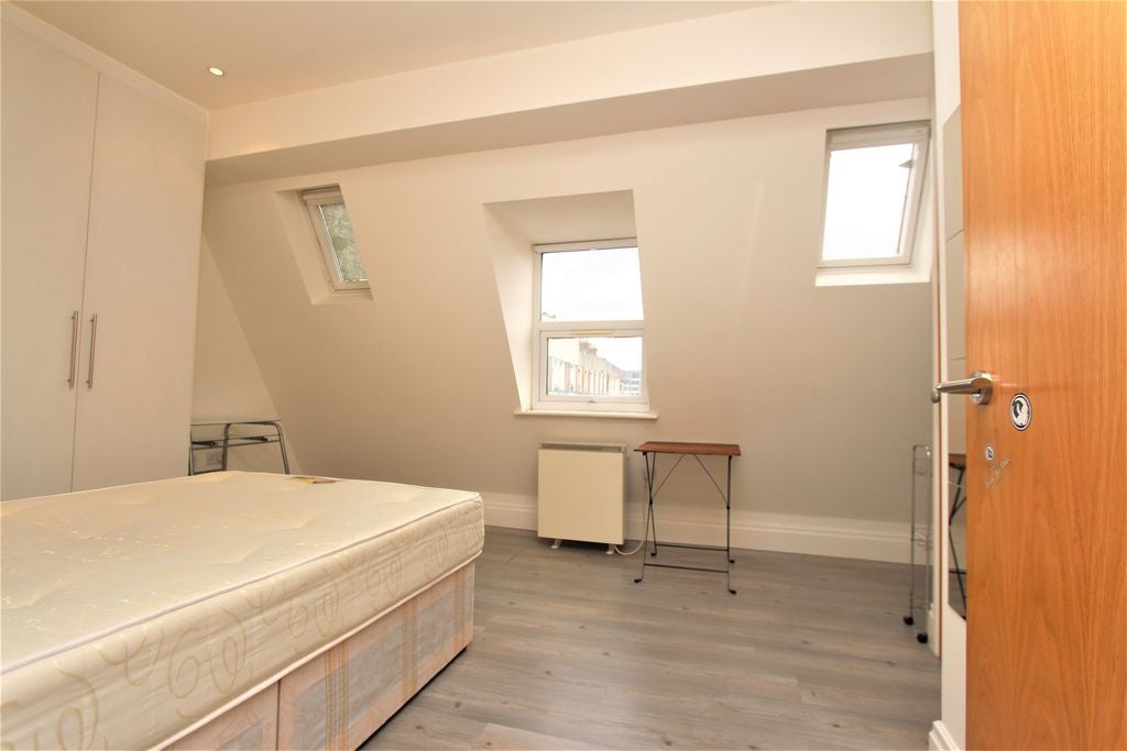 Flat Seven Sisters Road in Greater London