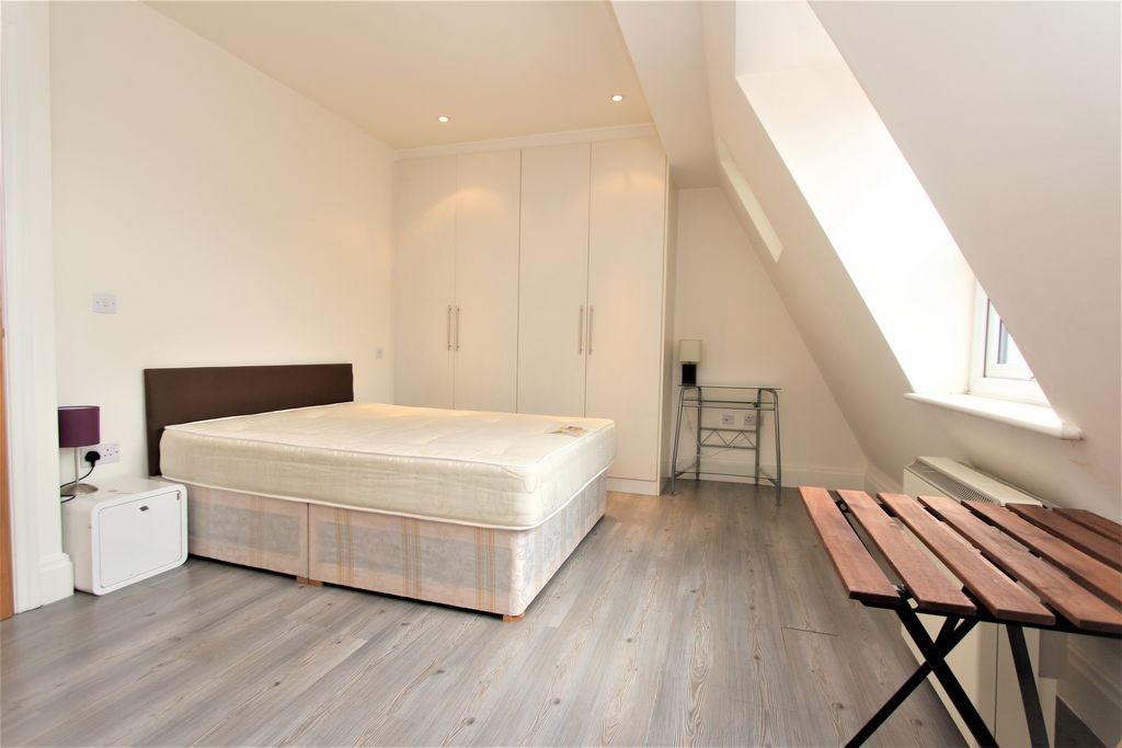 Flat Seven Sisters Road in Greater London