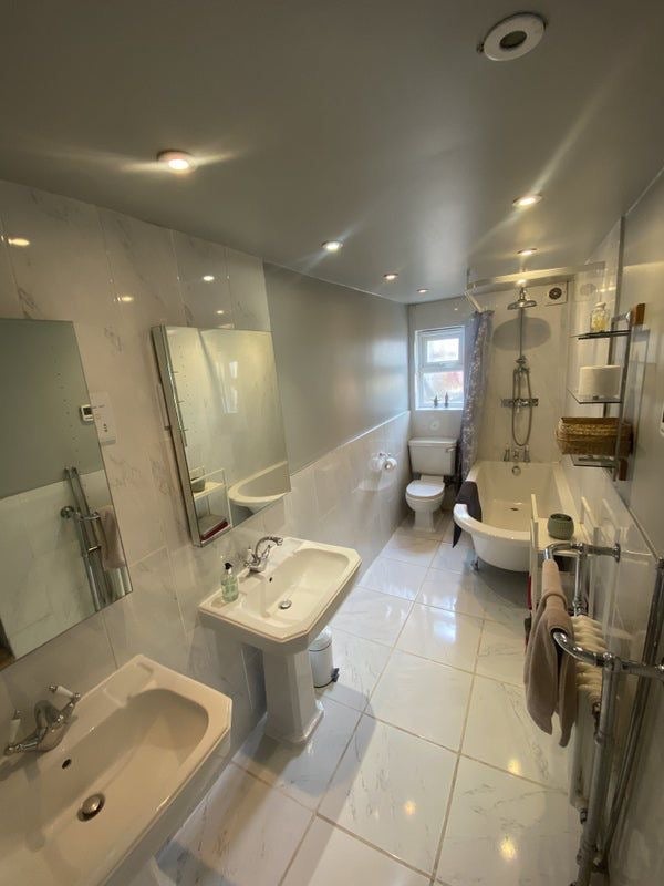Room Hubert Grove in Greater London