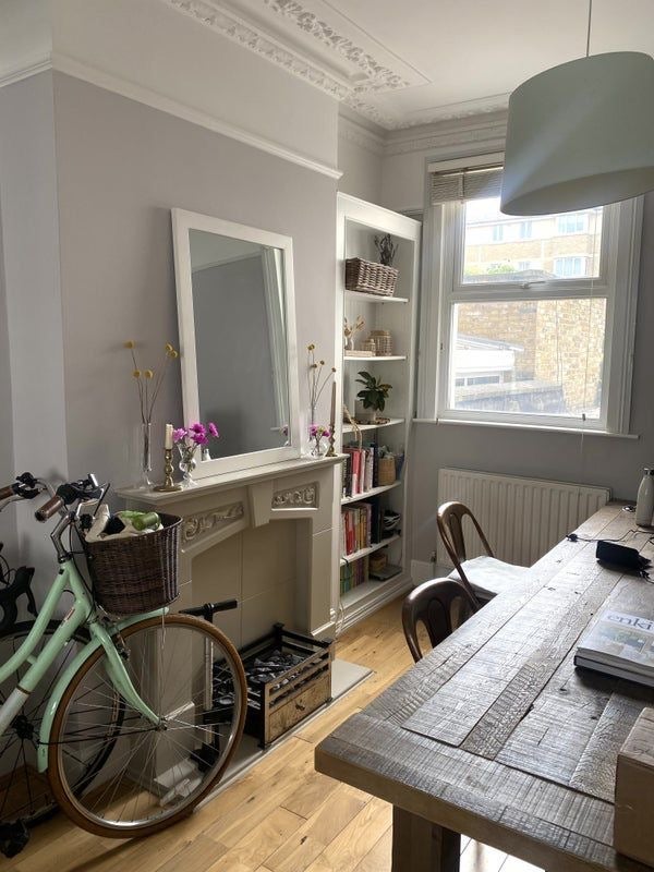 Room Hubert Grove in Greater London