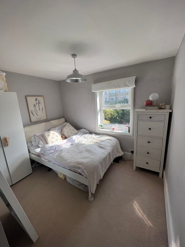 Room Hubert Grove in Greater London