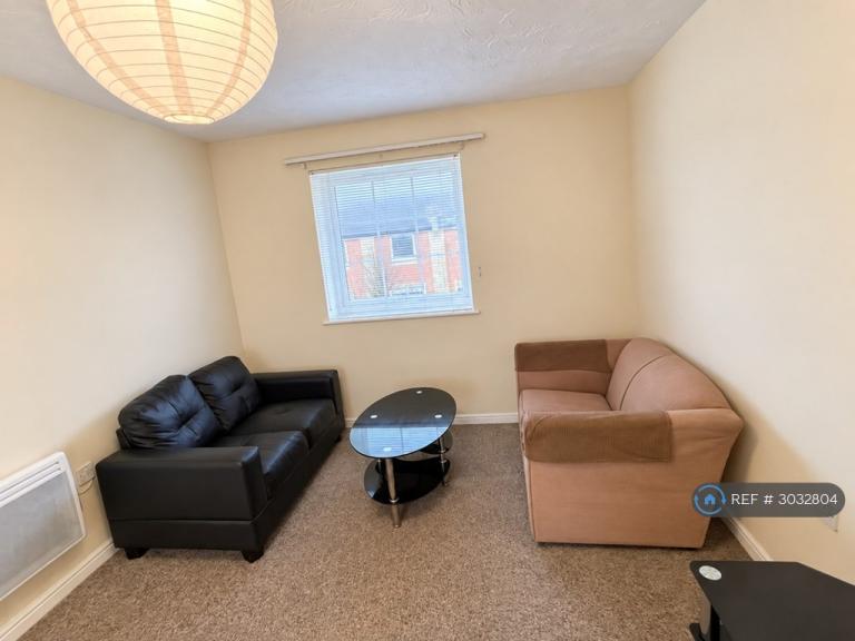 Flat Hesper Road in Colchester