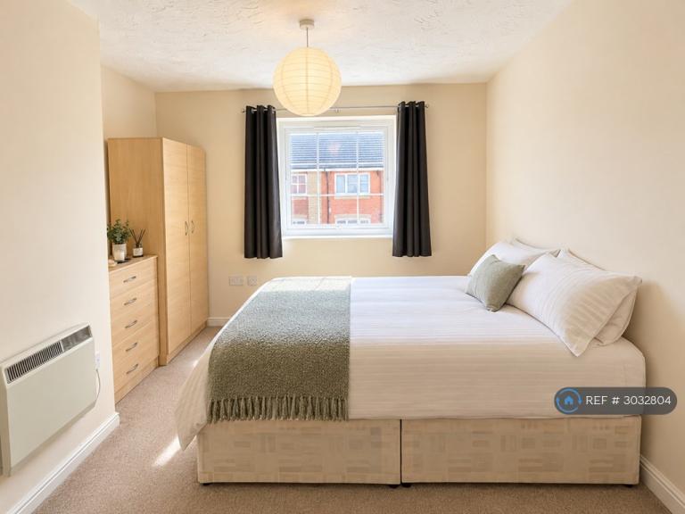 Flat Hesper Road in Colchester