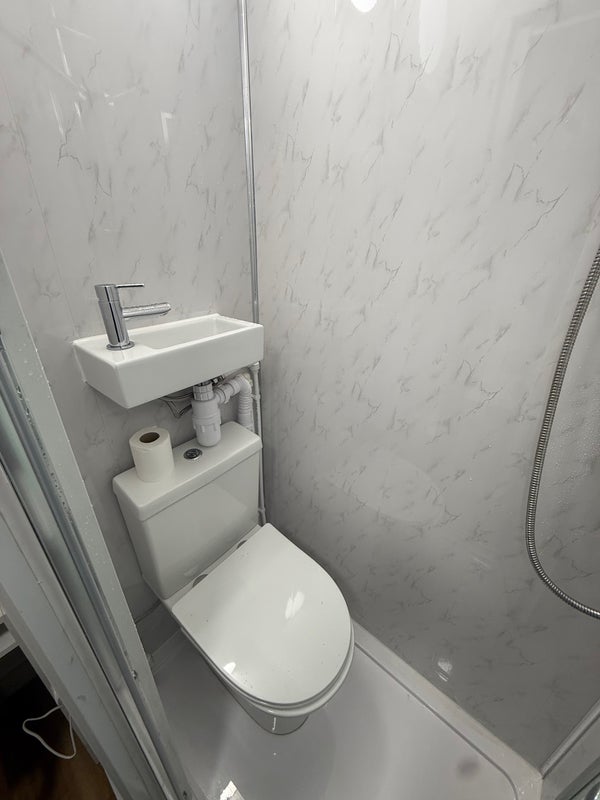 Flat Sidney Grove in Greater London