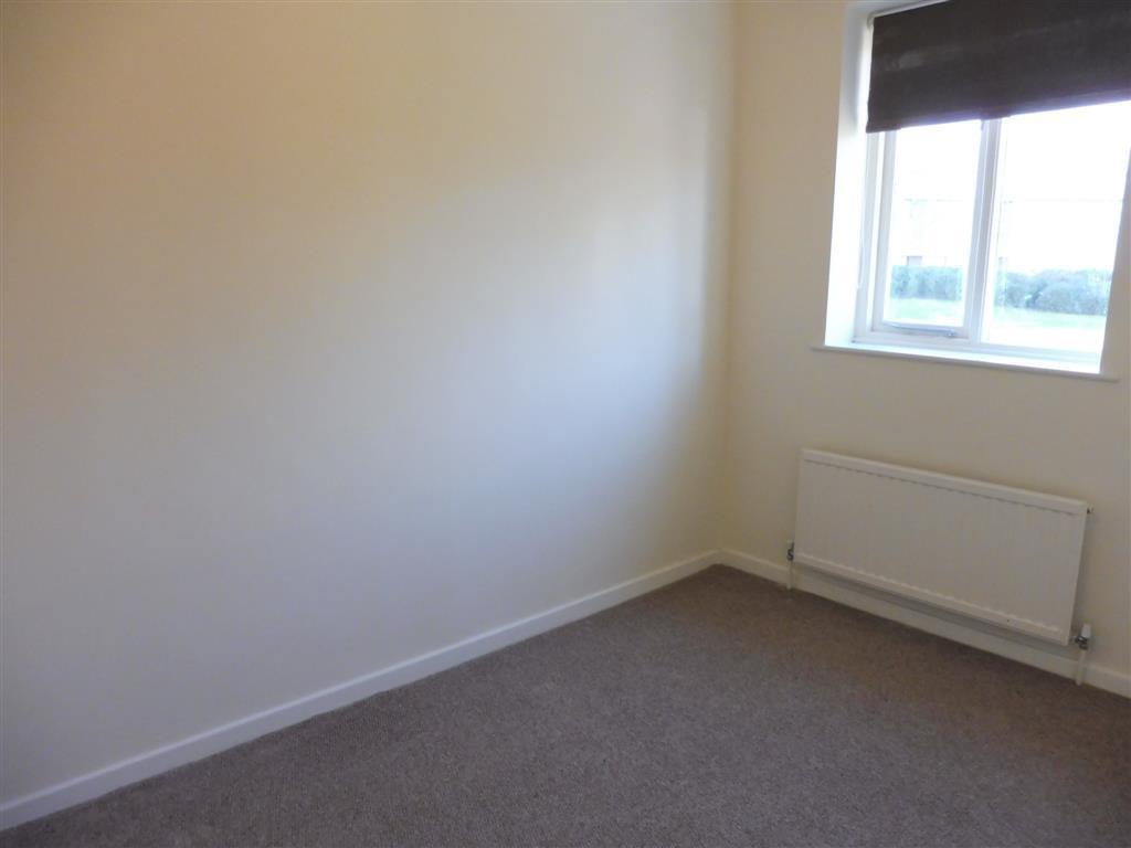 House Bonniksen Close in Royal Leamington Spa