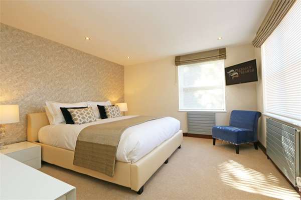 Flat Ennismore Gardens in City of Westminster