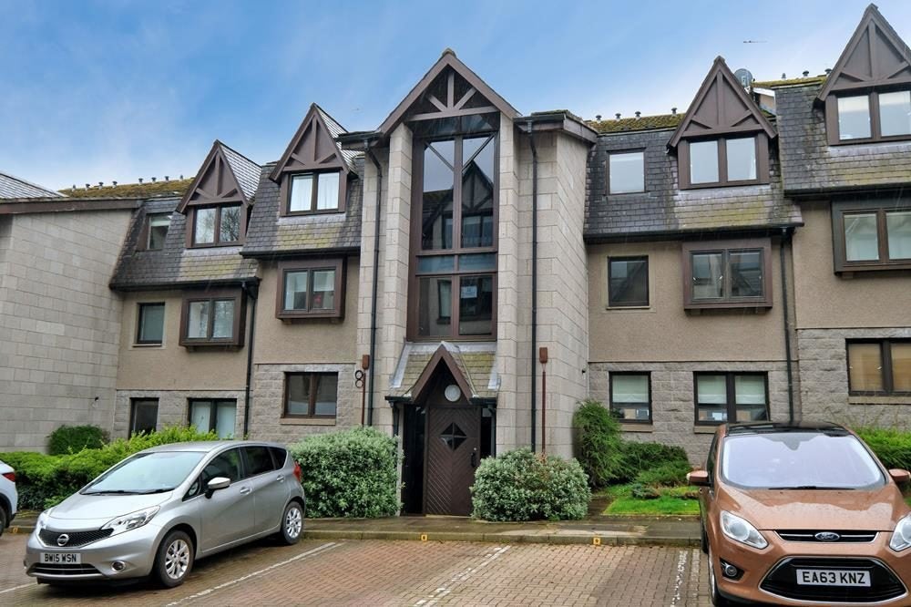 Flat Albert Den in Aberdeen City
