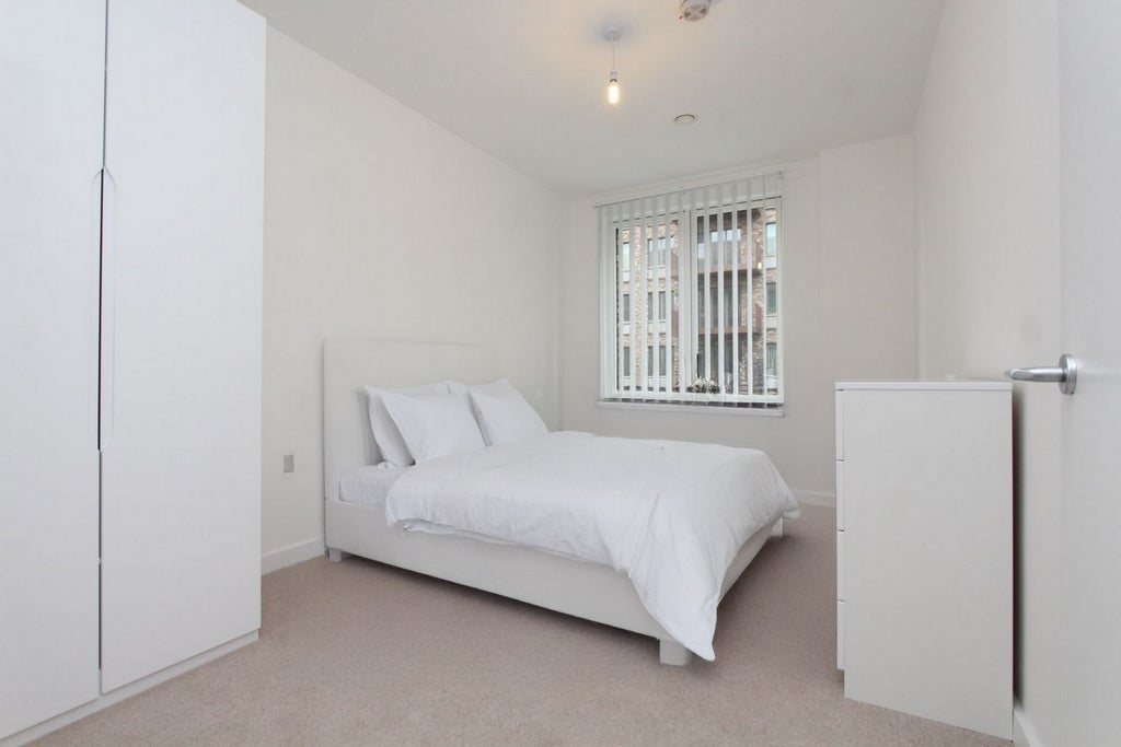 Room Globe Road in Greater London