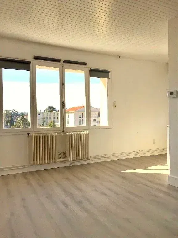 Flat Rue de la Gare in Saint-Égrève