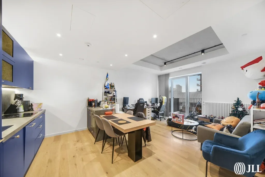 Flat Castle Slip in Greater London
