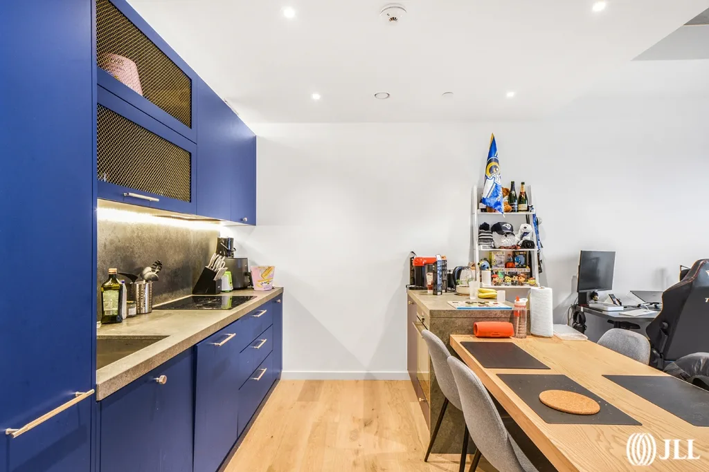 Flat Castle Slip in Greater London