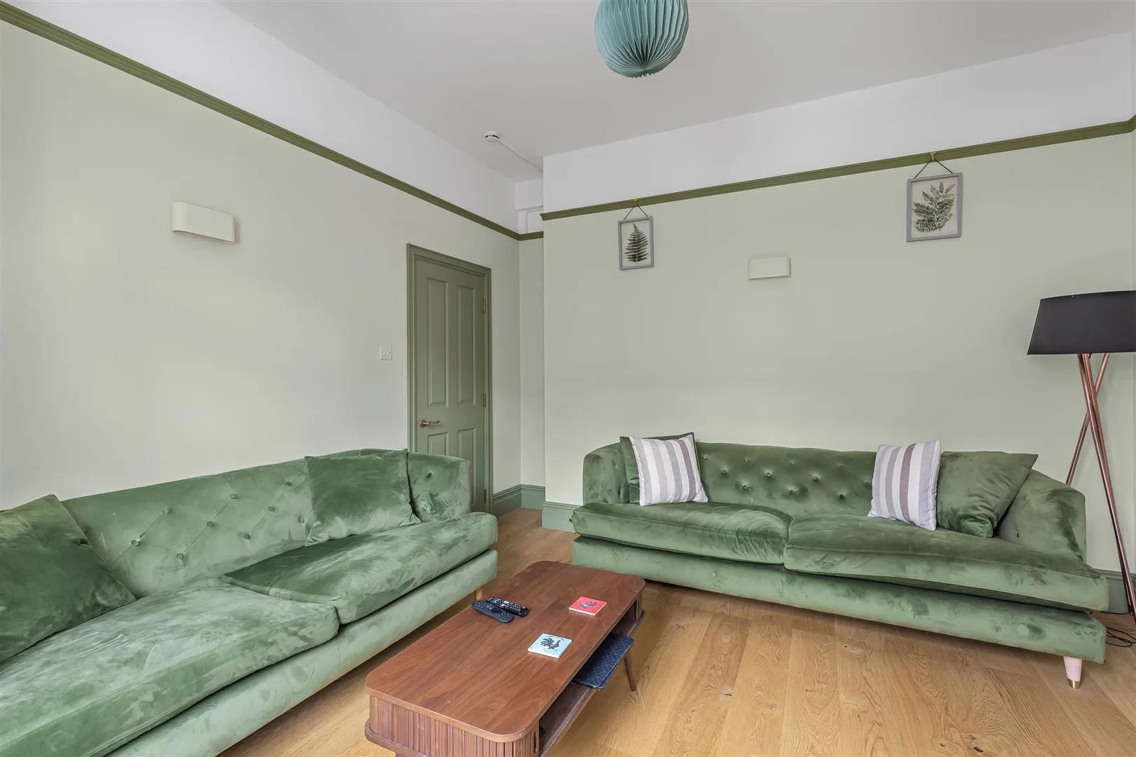 Flat Cleveland Gardens in Greater London