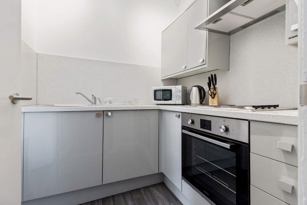 Flat Upper Grove Place in City of Edinburgh