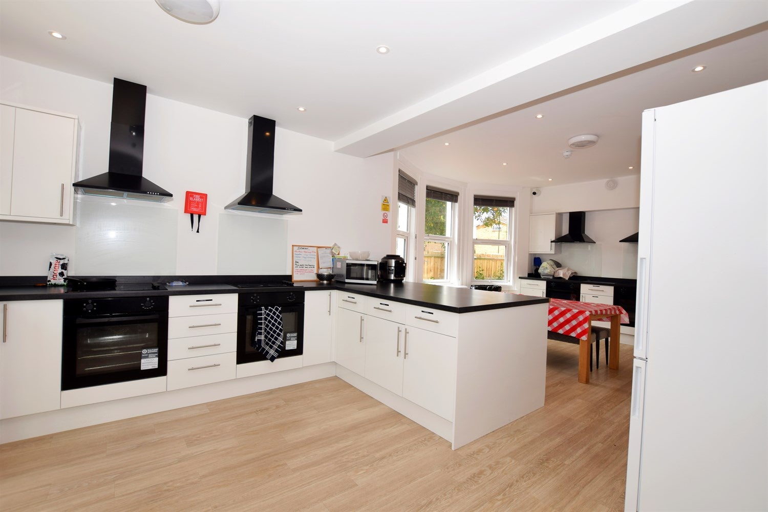 Room Longford Road in Arun