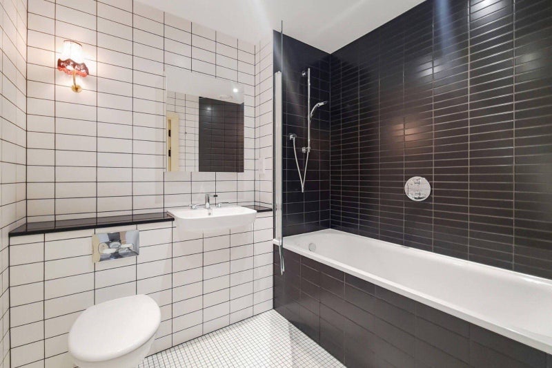 Room Atlantic Crescent in Greater London