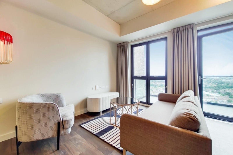 Room Atlantic Crescent in Greater London