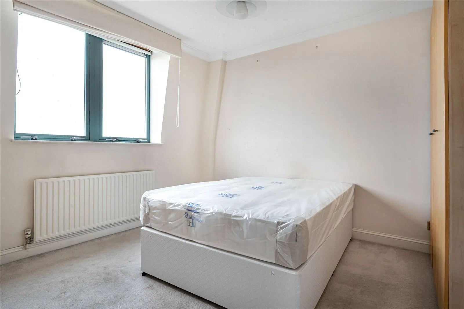 Flat Shoot-up Hill in Greater London