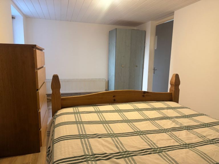 Flat Sebert Road in Greater London