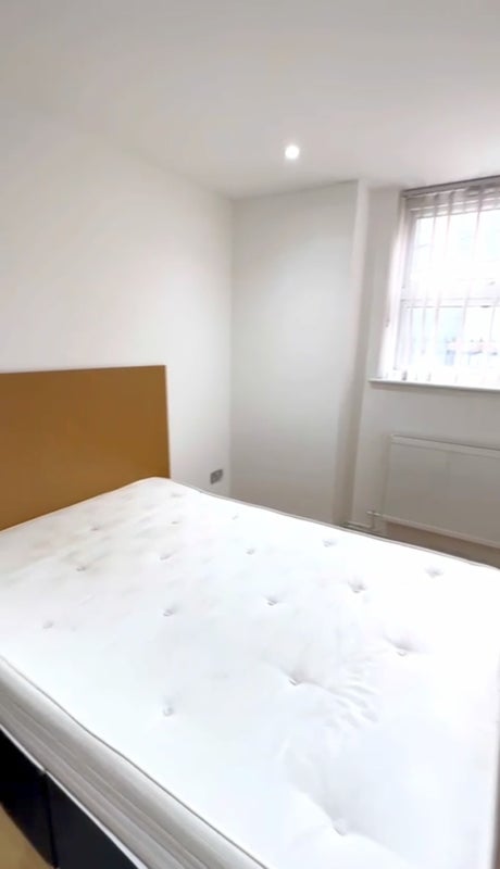 Room Peacock Lane in Leicester