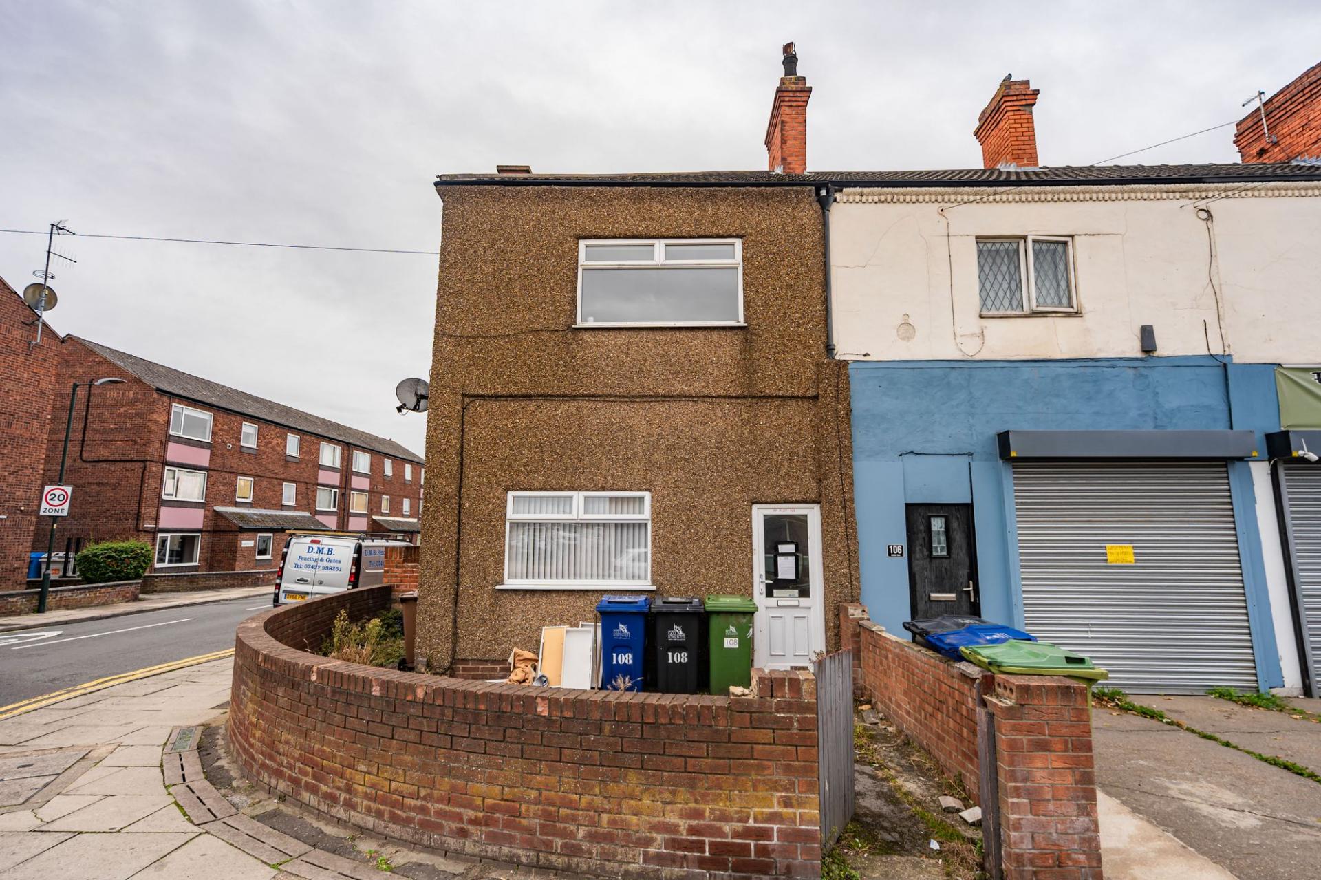 Flat Grimsby Road in Cleethorpes