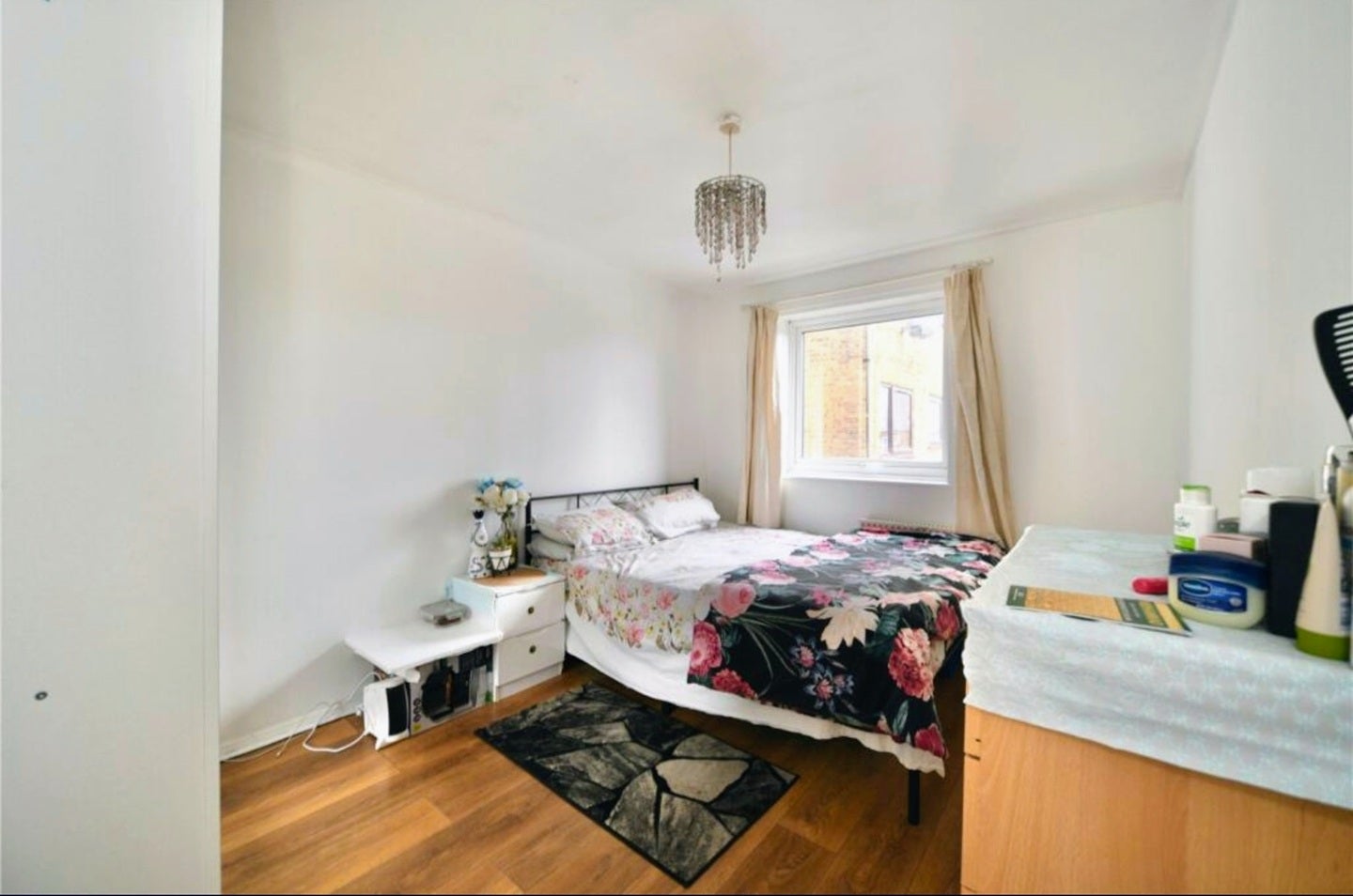 Flat Gurney Close in Greater London