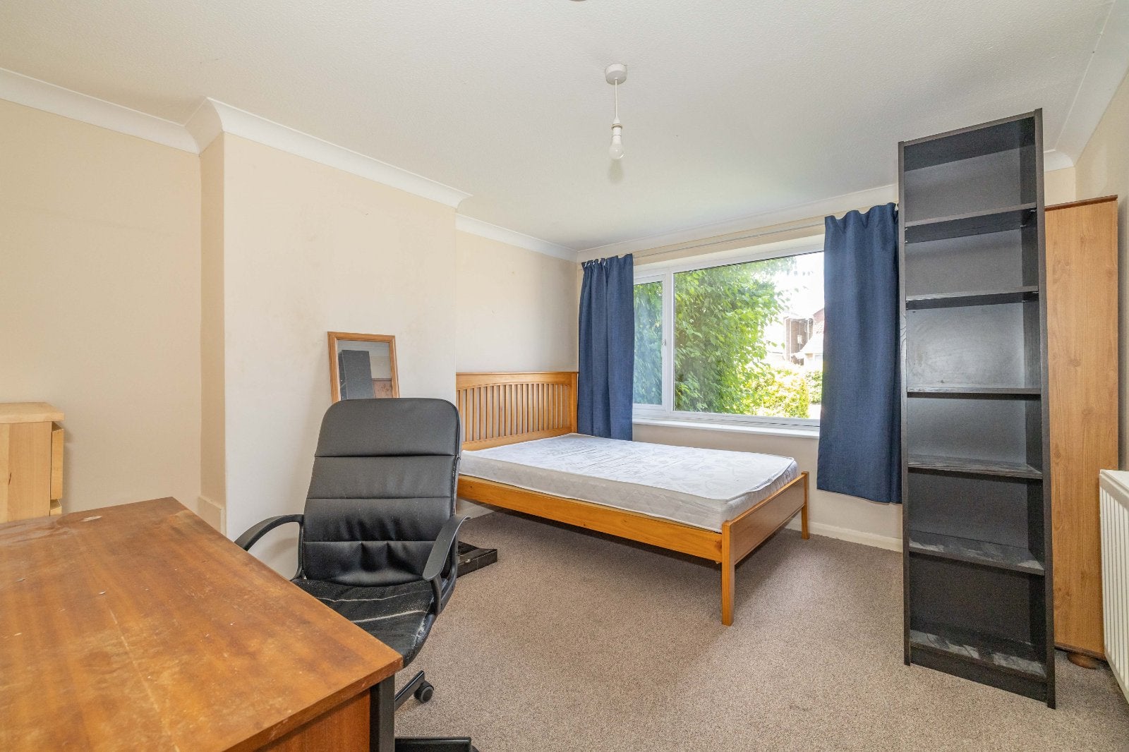 House Ringwood Close in Canterbury