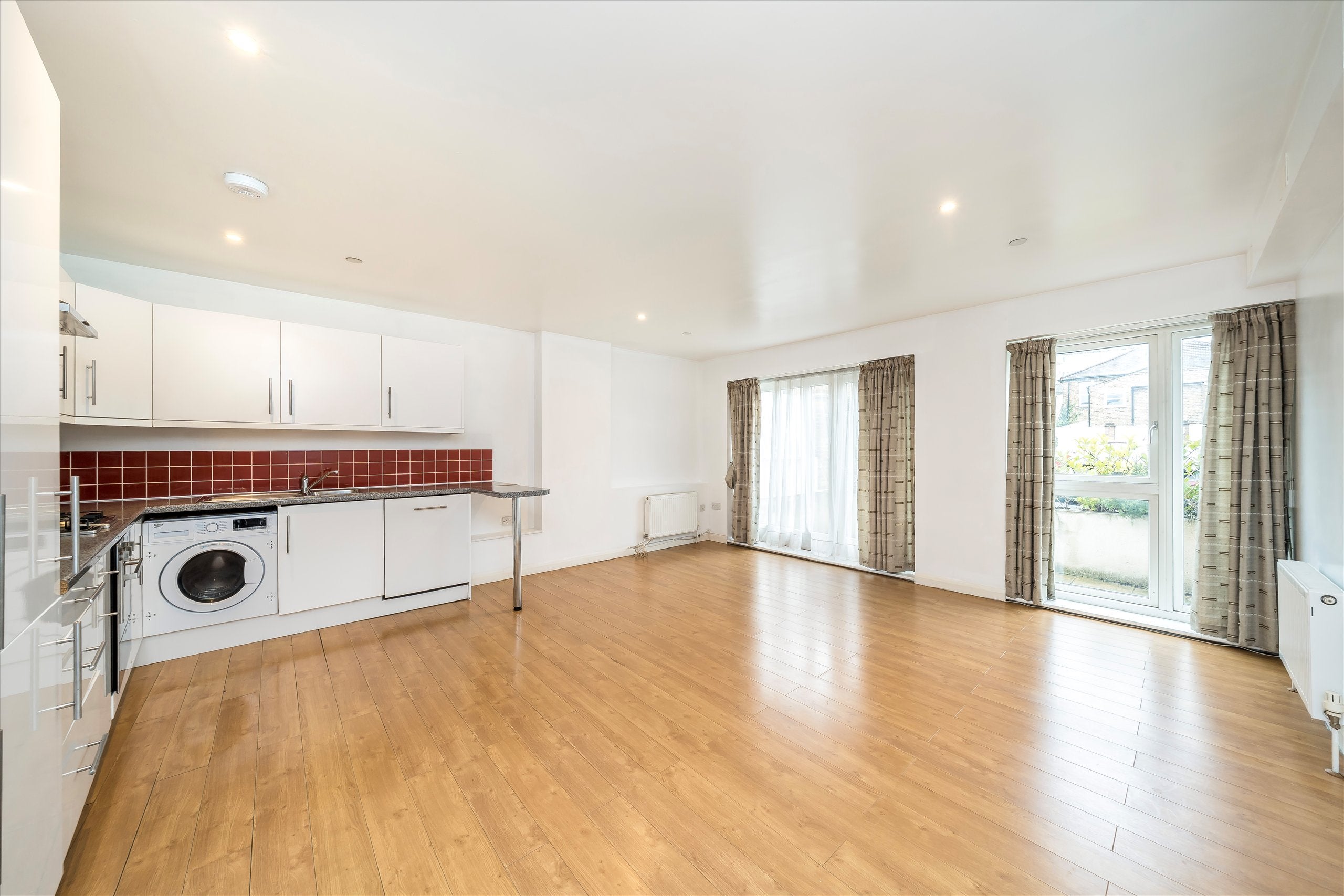 Flat Furley Road in Greater London