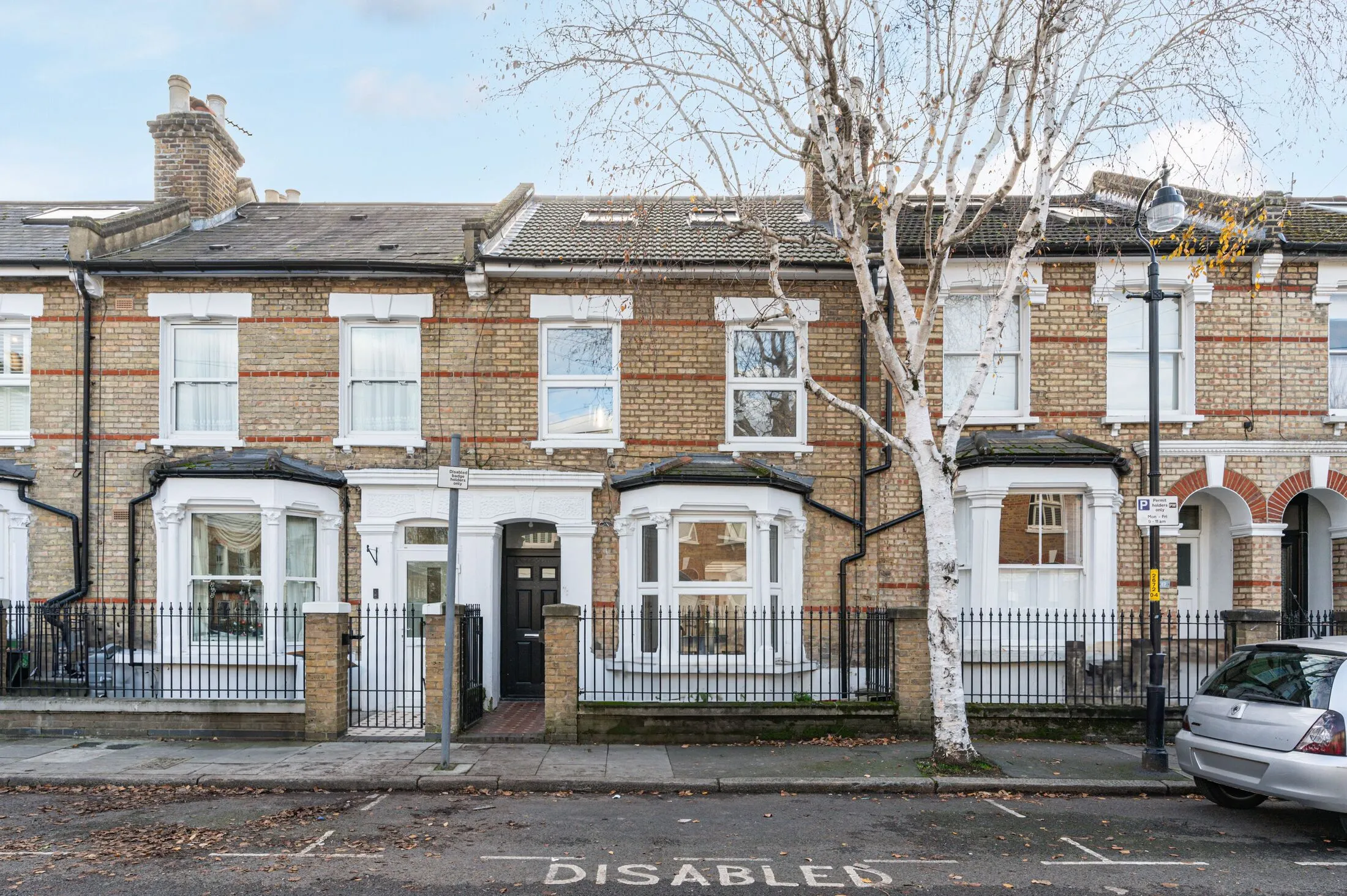 House Nutbrook Street in Greater London