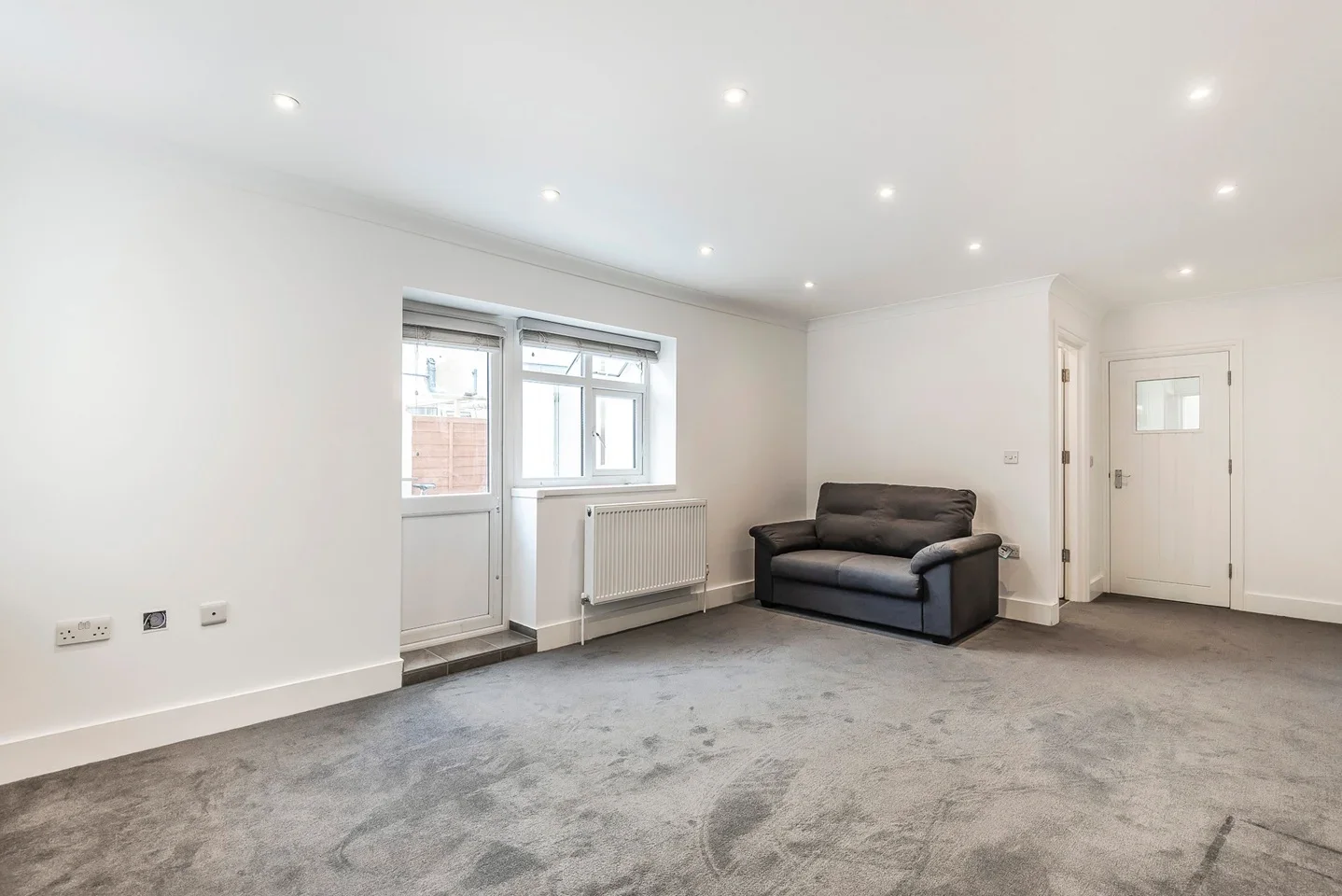 Flat Belmont Road in Greater London