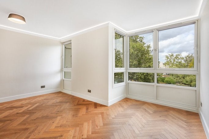 Flat Warwick Crescent in City of Westminster