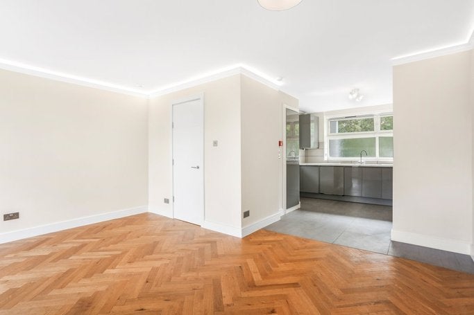Flat Warwick Crescent in City of Westminster