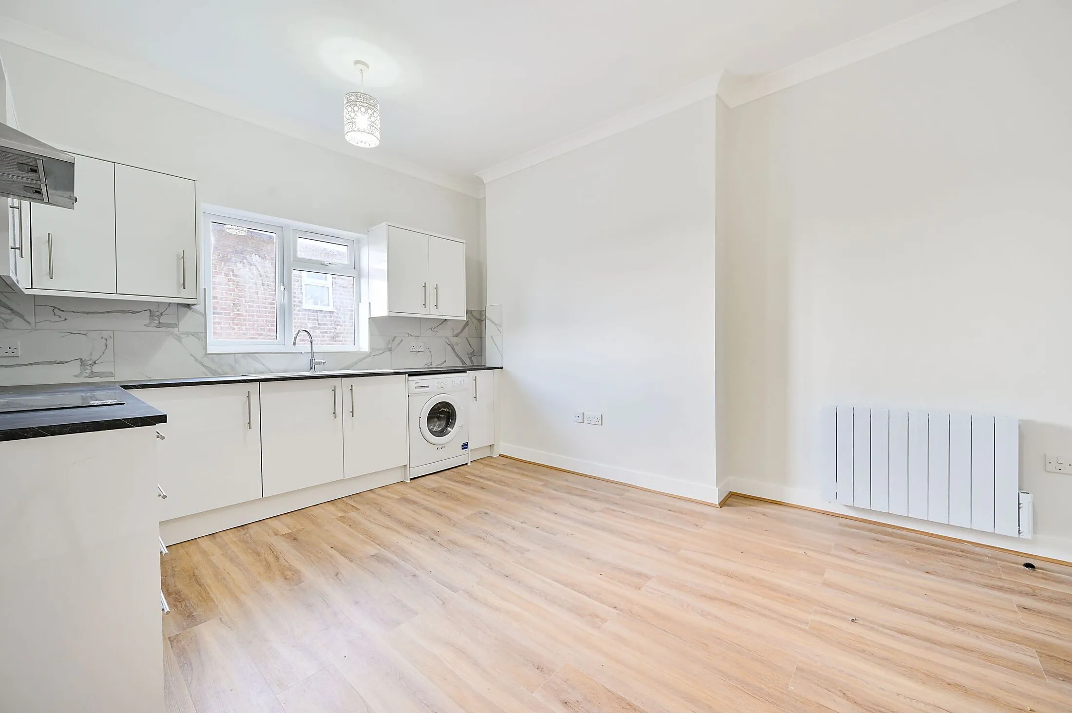 Flat Godolphin Road in Greater London