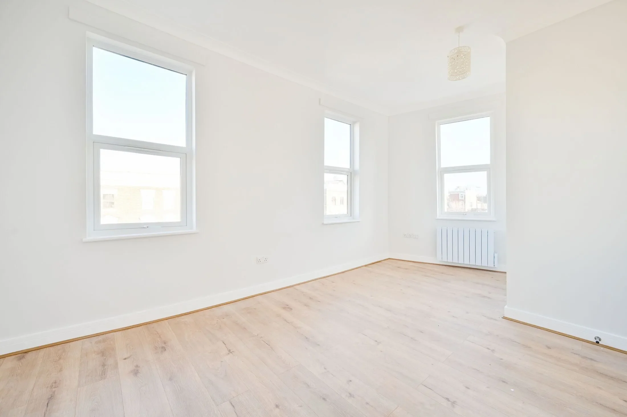 Flat Godolphin Road in Greater London