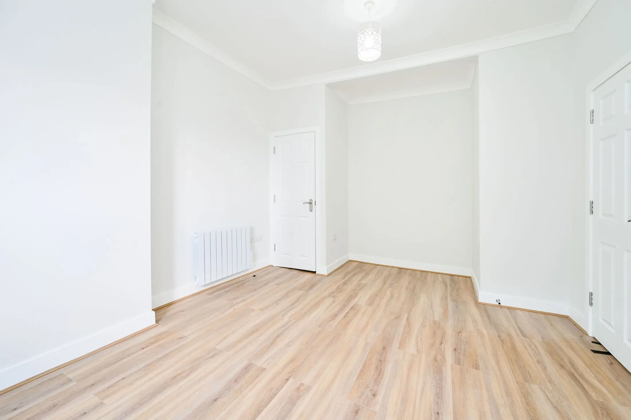 Flat Godolphin Road in Greater London