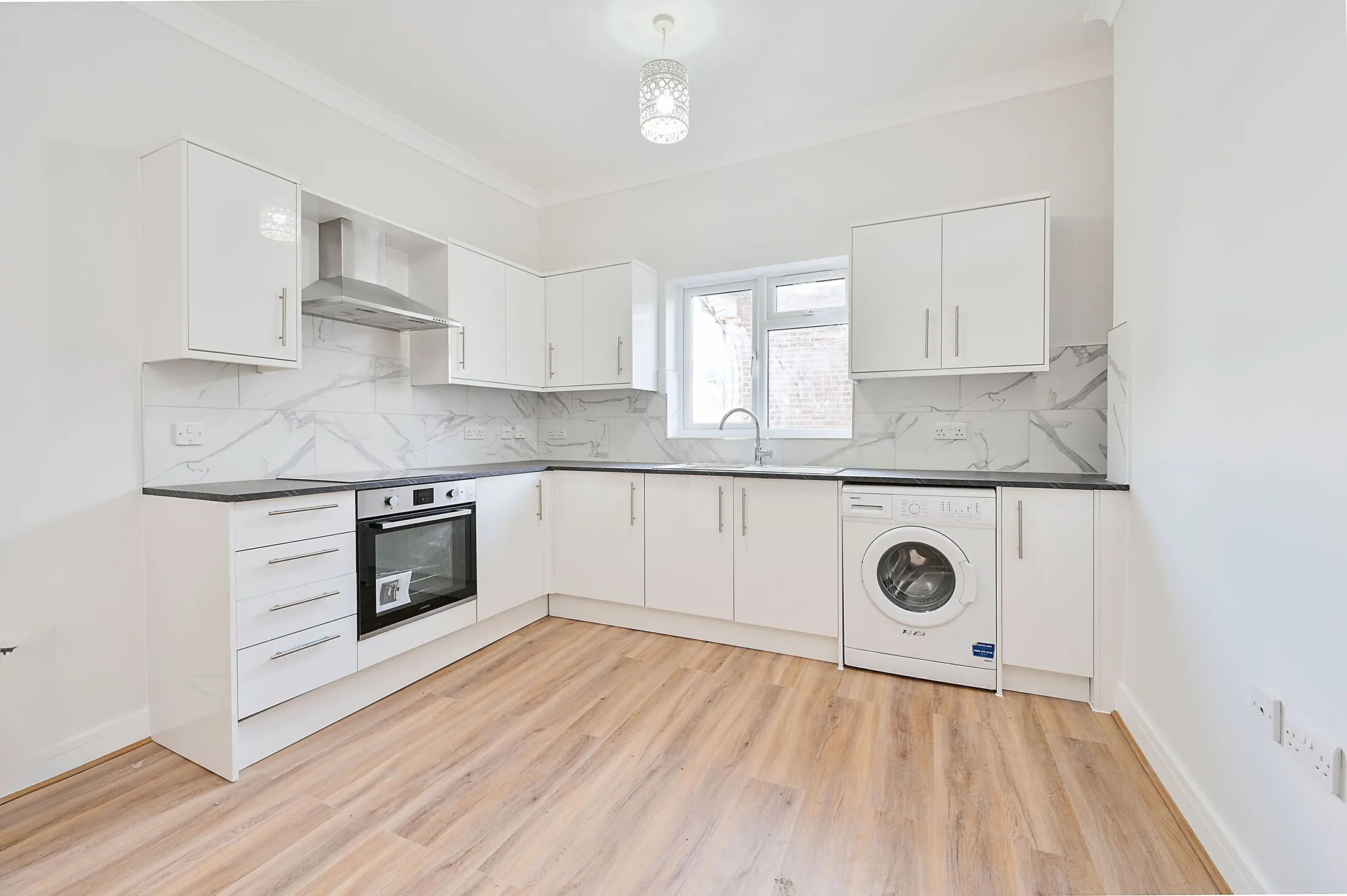 Flat Godolphin Road in Greater London