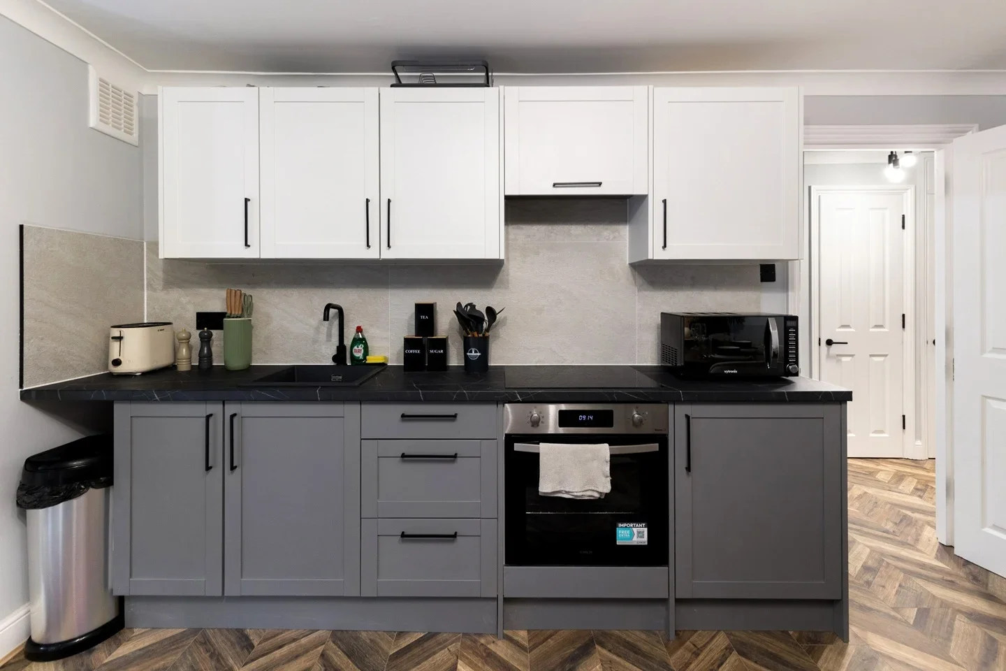 Flat Belvedere Road in Greater London