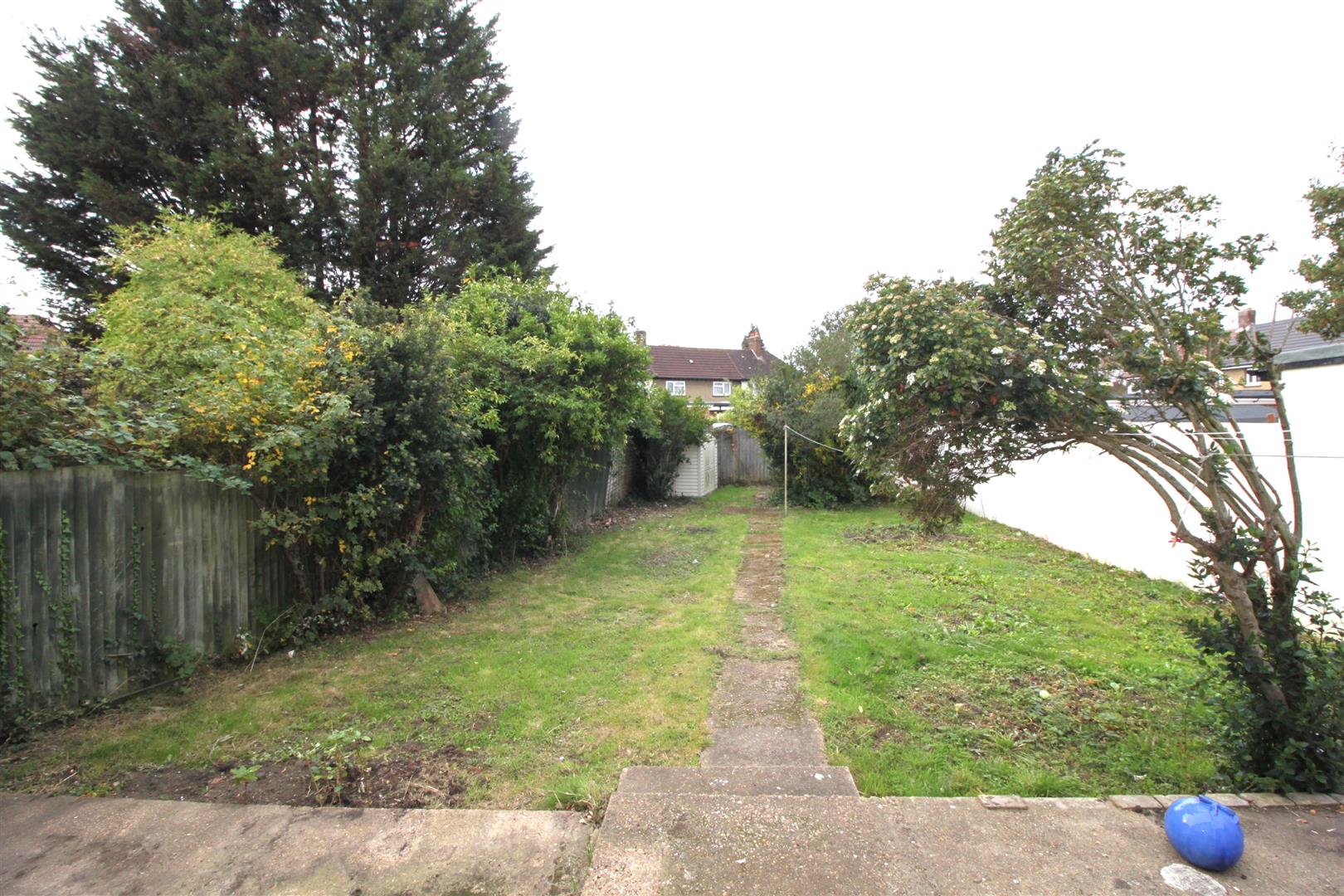 House Cornwall Avenue in Greater London