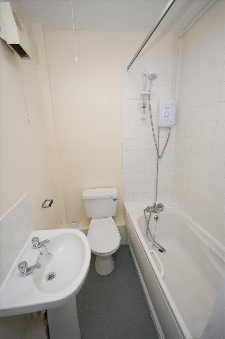 Flat Byram Court in Kirklees