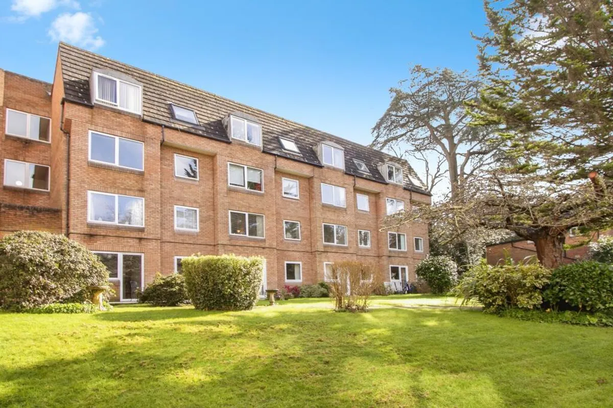 Flat Wimborne Road in Bournemouth