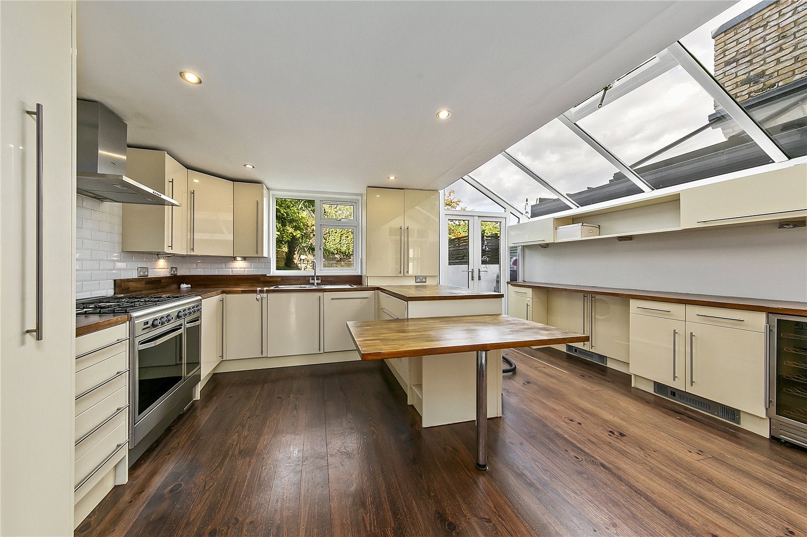 House Raleigh Road in Greater London