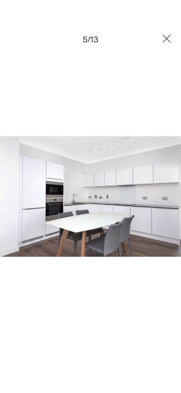 Room Quebec Way in Greater London