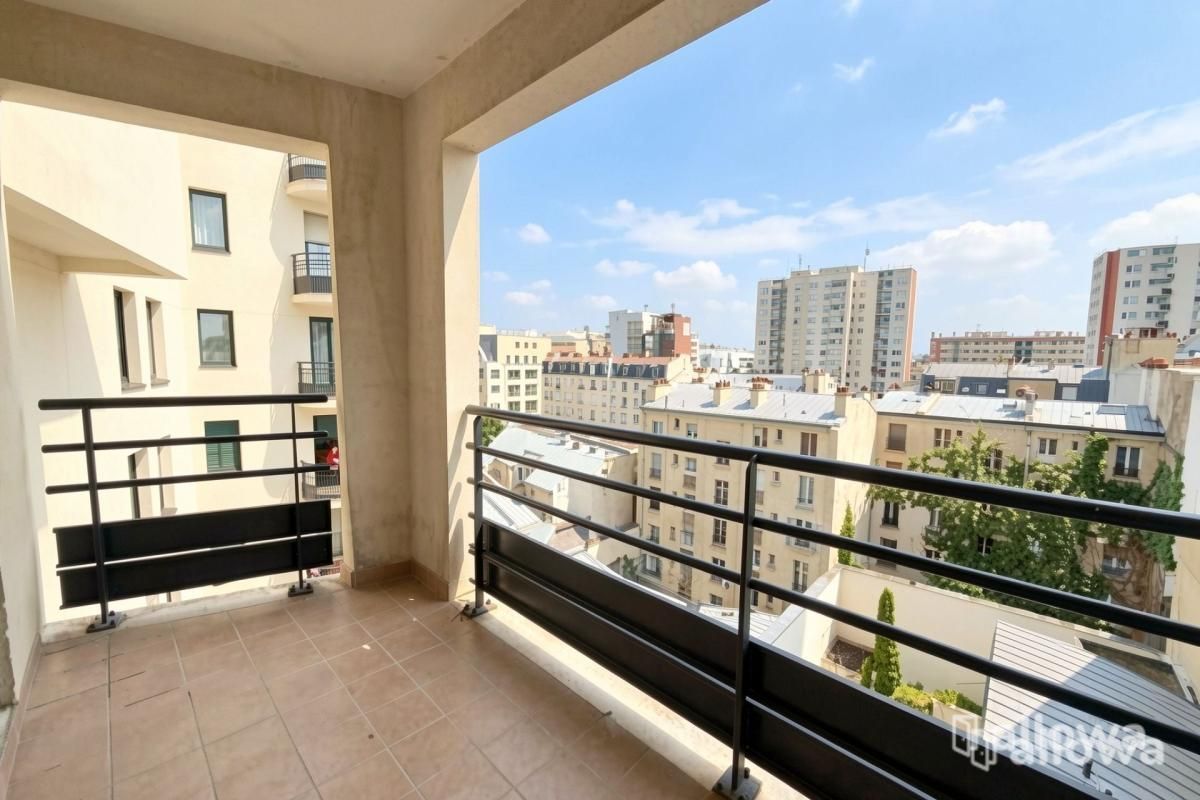 Flat Quai de la Seine in Paris