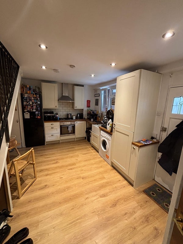 Room Battersea High Street in Greater London