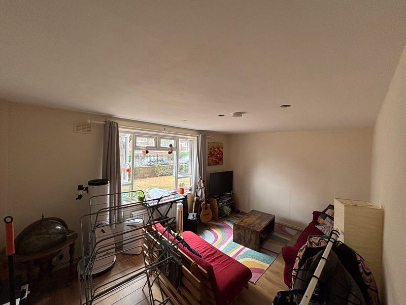 Room Battersea High Street in Greater London