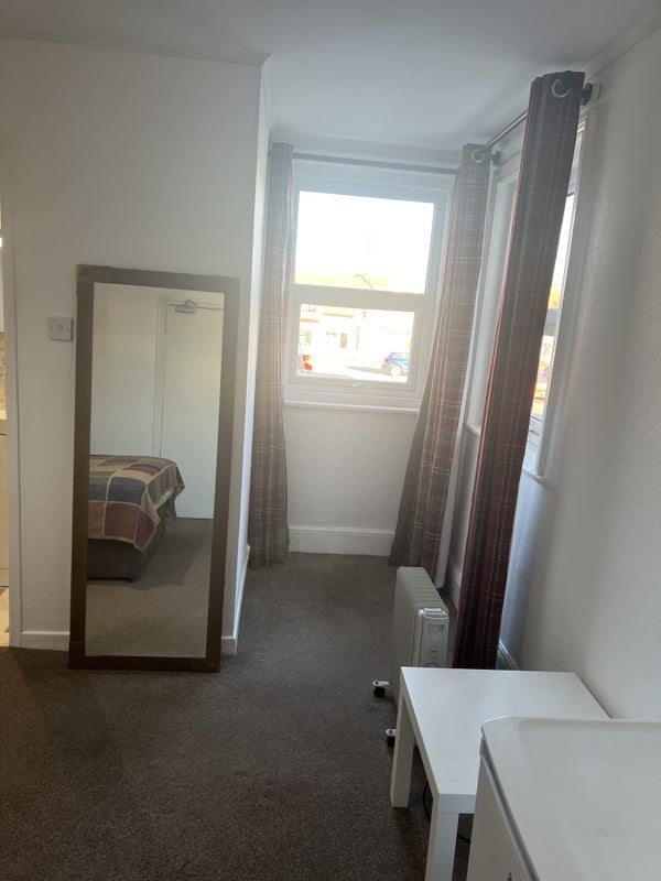 Room West Hill Road in Bournemouth