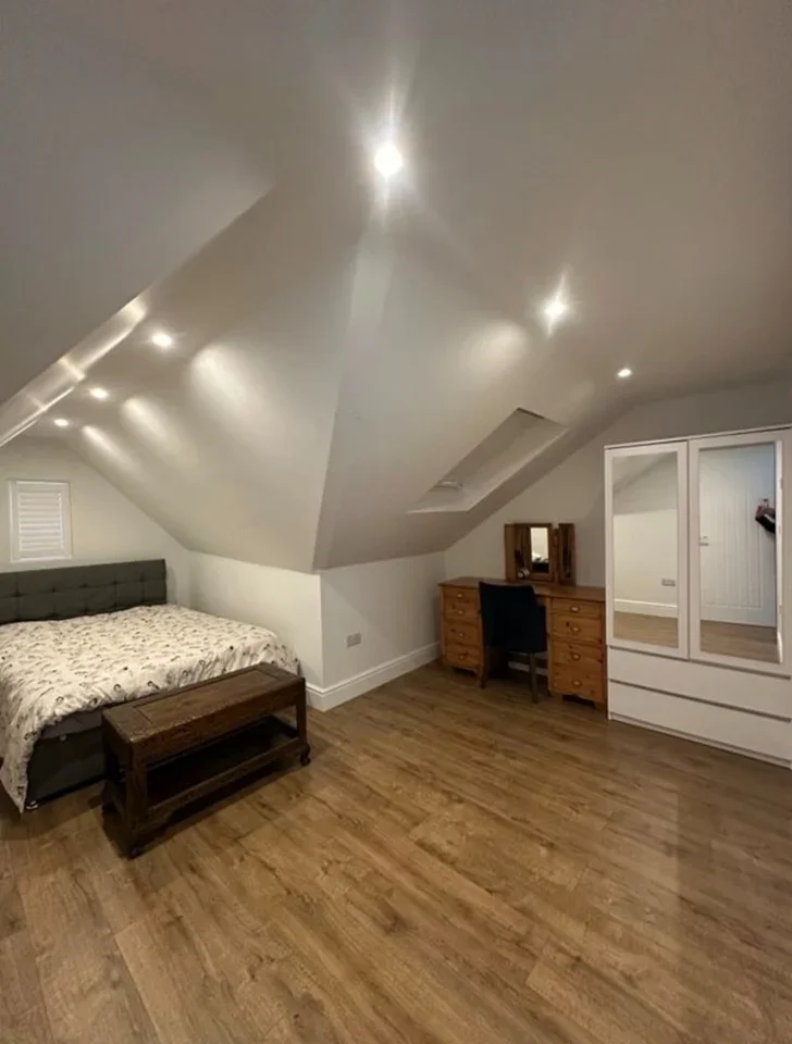 Room Main Avenue in Greater London