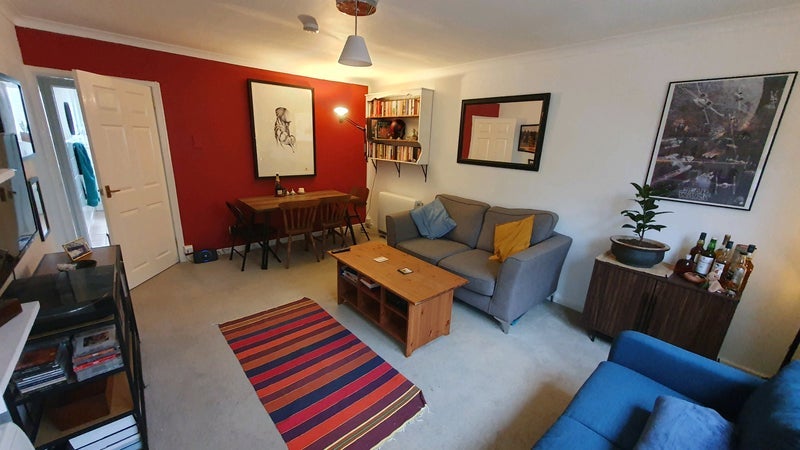 Room Tantallon Road in Glasgow